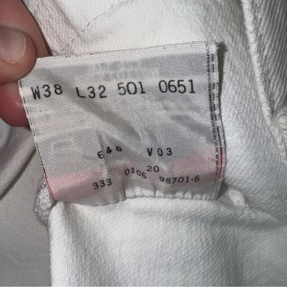 Levi's 501 Men’s Button-Fly White Denim Jeans - Picture 7 of 8